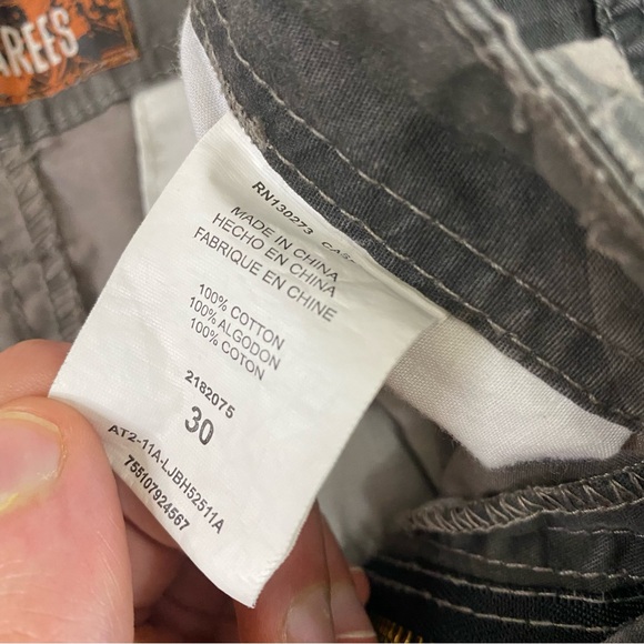 Lee dungarees camo cargo shorts Sz 32 - Picture 4 of 8